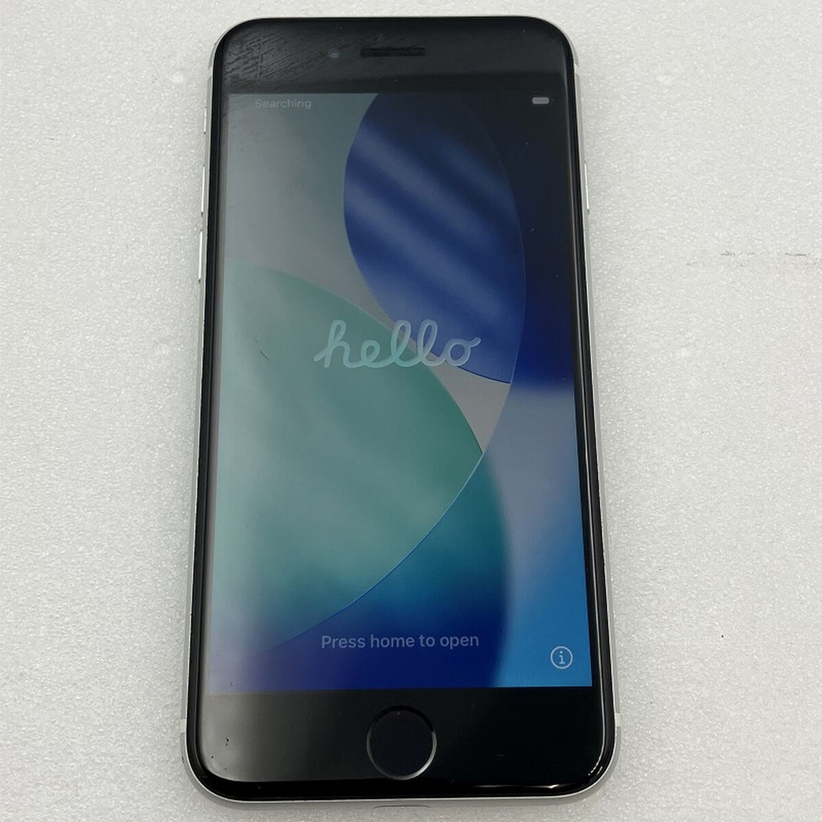 中古 【SIMロック解除済み】【docomo】Apple iPhoneSE 4.7インチ (第2世代/2020) 64GB (ホワイト) MHGQ3J/A 新パッケージ版 155739