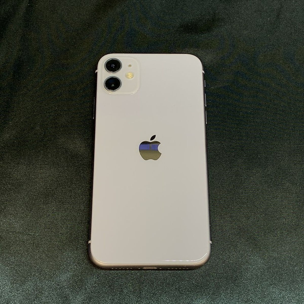 中古 【docomo】 Apple iPhone11 128GB (パープル) MHDM3J/A 新パッケージ版 146110
