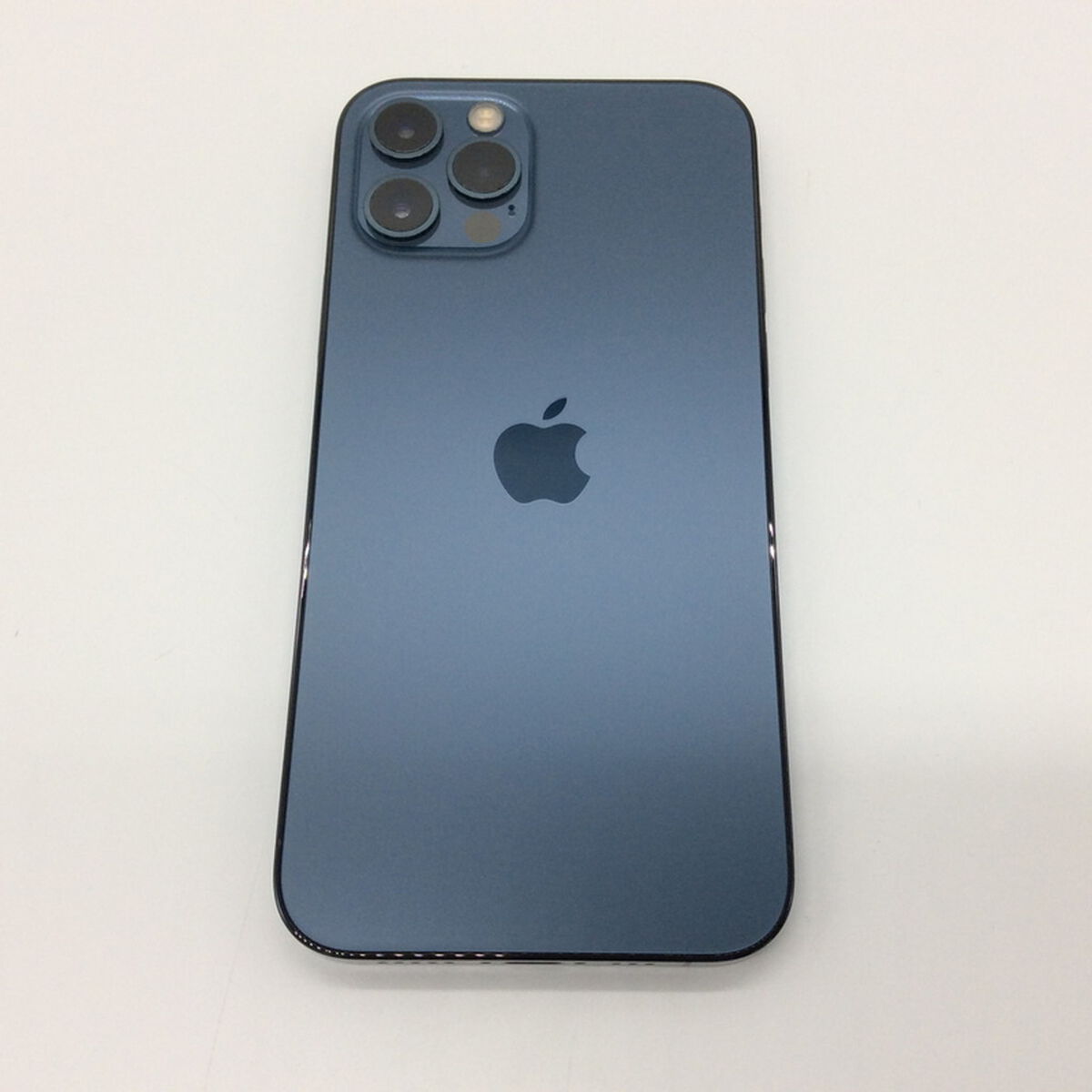 中古 【SIMロック解除済み】【docomo】Apple iPhone12 Pro 6.1インチ 128GB (パシフィックブルー) MGM83J/A 155571